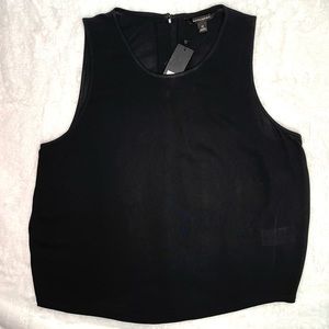 Cropped EcoVero Button-Back Tank in Black